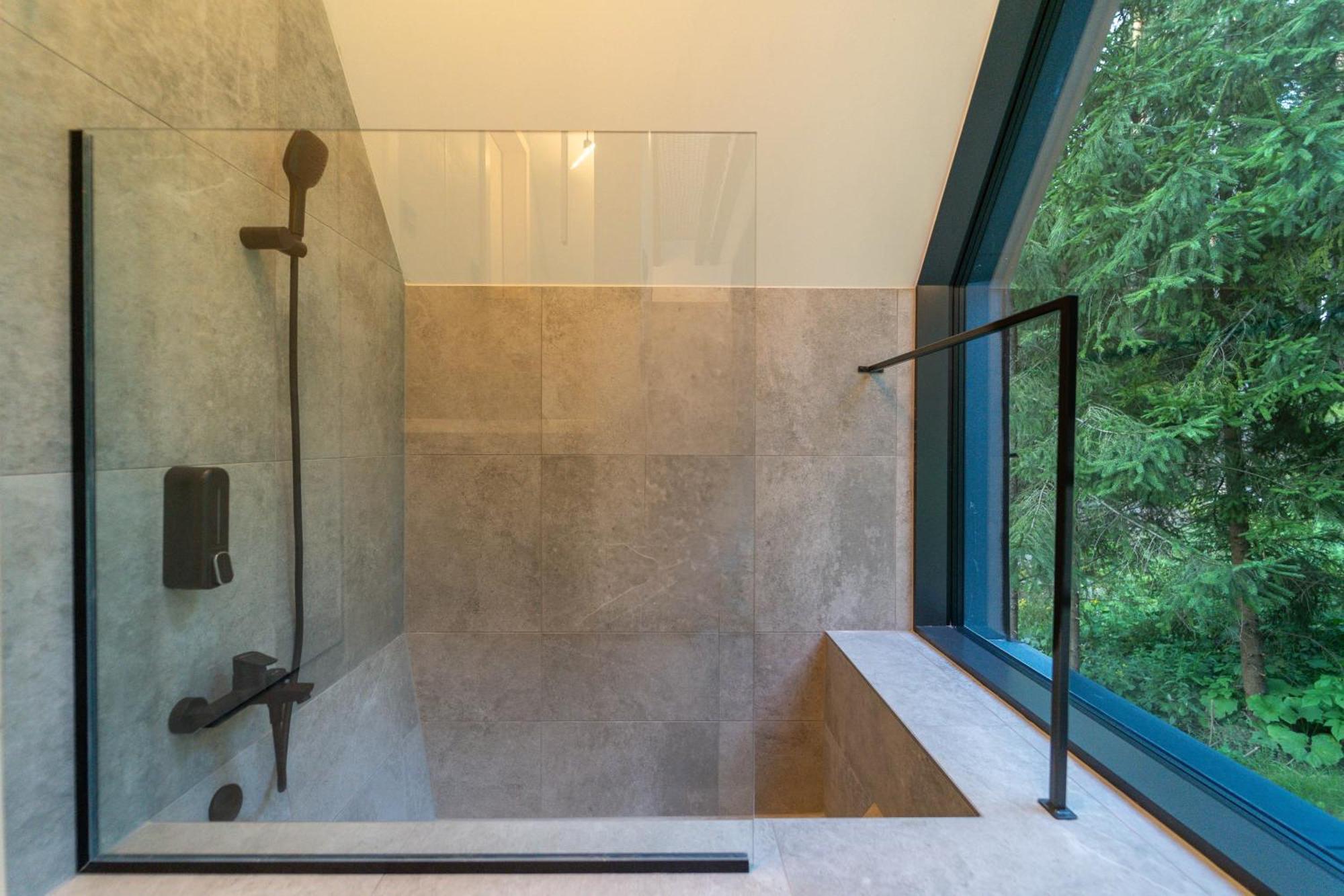 Pine Chalet Smizany Luaran gambar